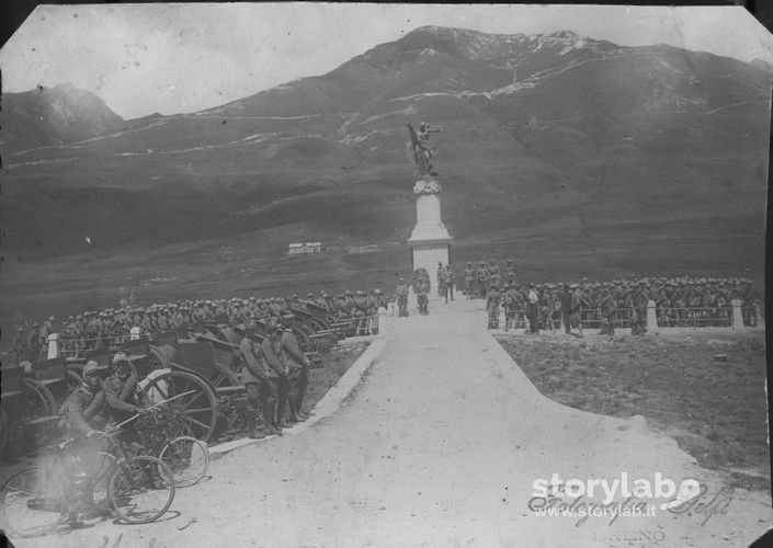 Monumento Ai Caduti Al Passo Del Tonale