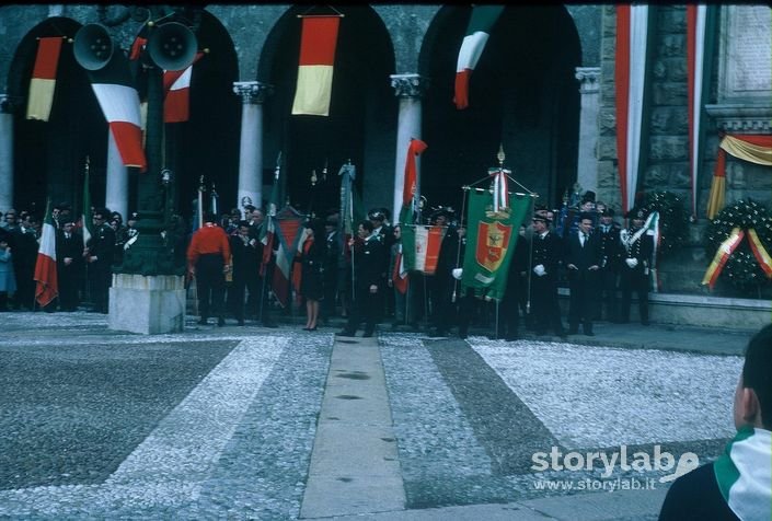 Corteo Del 1° Maggio In Piazza Vittorio Veneto A Bergamo