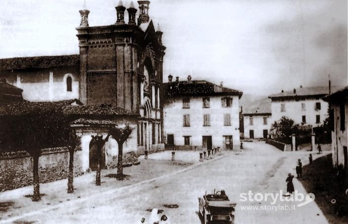 La Piazza Di Terno D'Isola