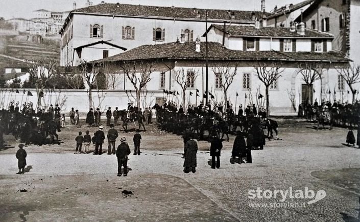 Cavalleria Davanti All'Ospedale S. Marco