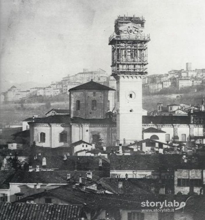 Campanile Di S.Alessandro In Colonna In Costruzione