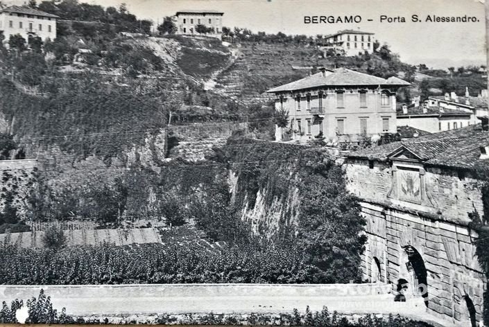 Porta S. Alessandro 1905