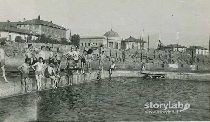 Piscina Vicino Allo Stadio