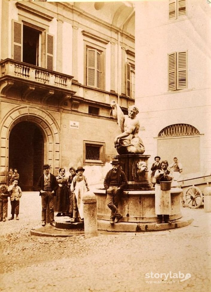 Fontana Del Delfino 1902