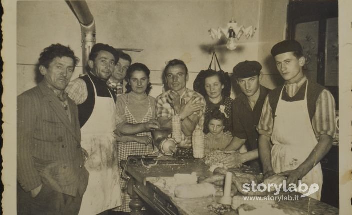 La lavorazione deli salumi