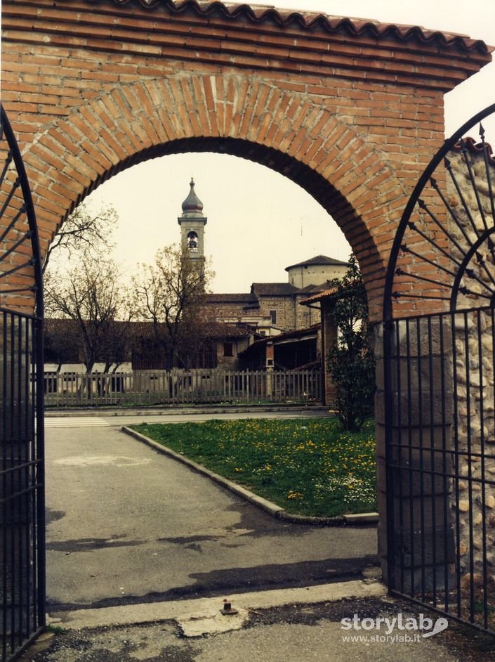 Entrata di Cascina Castello