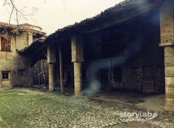 Porticato di Cascina Castello