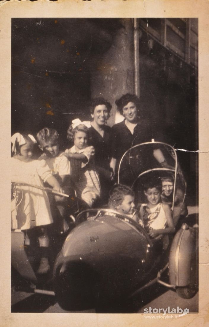 Foto bambini in macchina