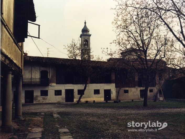 Cortile di Cascina Castello