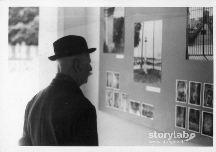 Alla mostra fotografica