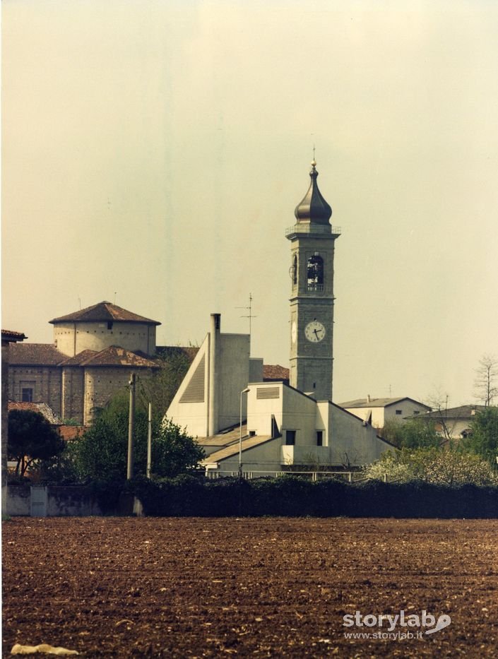 La chiesa dai campi di Mornico