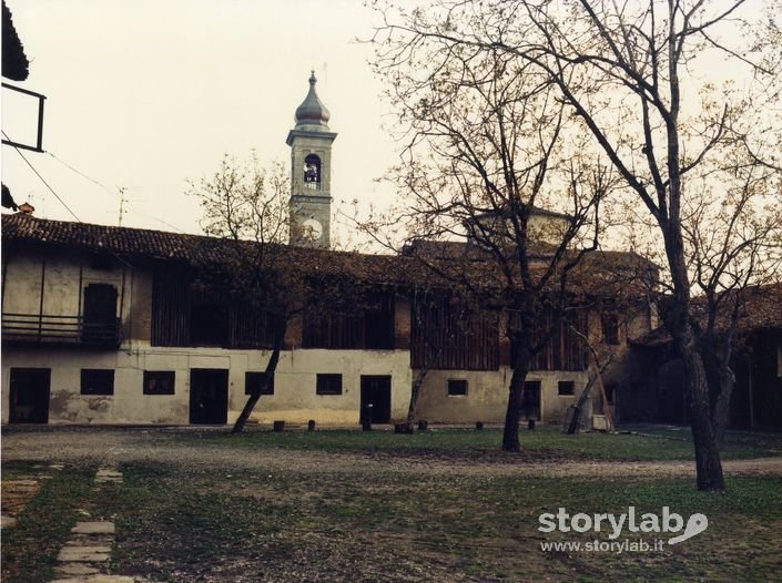 Cortile di Cascina Castello