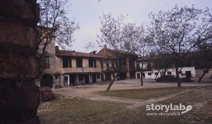 Cortile di Cascina Castello
