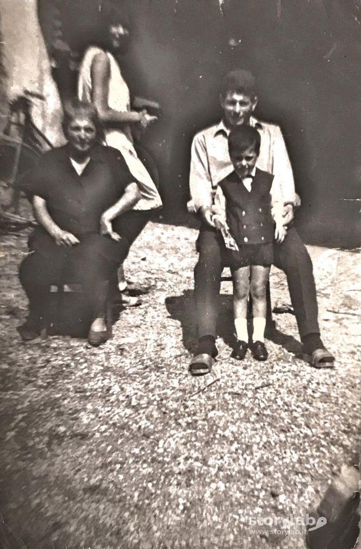 Famiglia Vecchi alla Cascina Castello