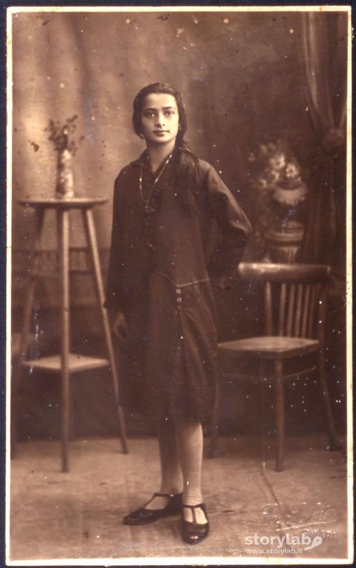 Riratto di ragazza