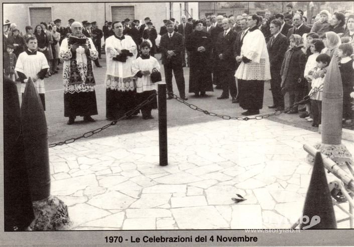 Sabbio 1970 - Cerimonia Celebrativa Del 4 Novembre Al Monumento Dei Caduti