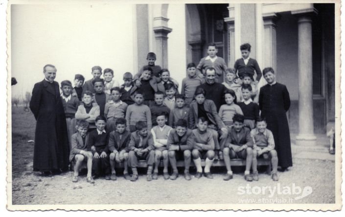 1952 - I Chierichetti Di Dalmine E Sabbio  In Ritiro A Verdello Con Don Sandro Bolis Parroco Di Dalmine. 