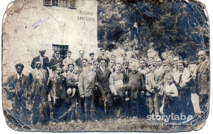 1930 - I Probi Contadini Di Sabbio Di Dalmine In Pellegrinaggio Con Il Parroco Don Antonio Zambruni Al Santuario Di Stezzano