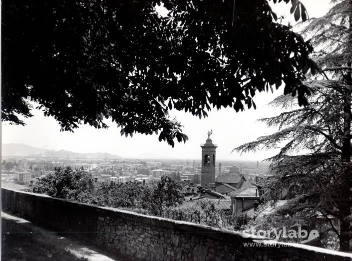 Bergamo Il Profilo Dalle Mura