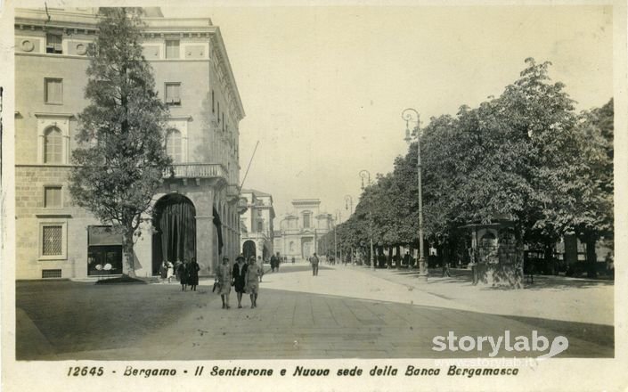 Bergamo - Il Sentierone E Nuova Sede Della Banca Bergamasca