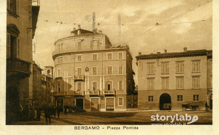 Bergamo - Piazza Pontida