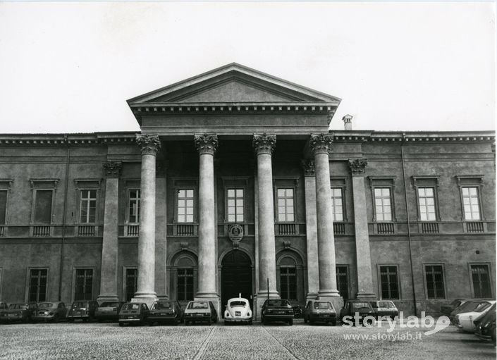 La Facciata Del Liceo Sarpi