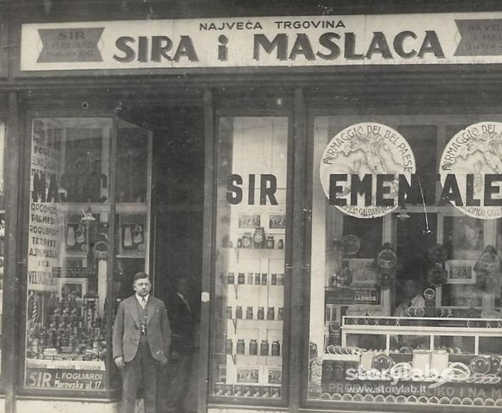 Il signor Leone di Fiorano sulla porta del suo negozio in Zagabria