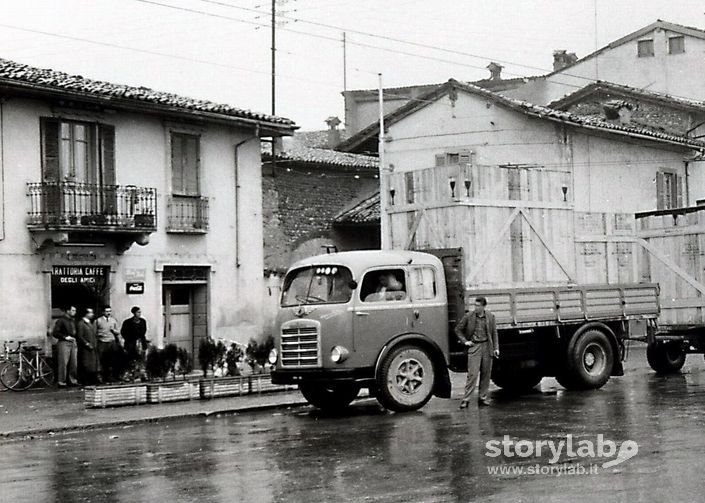 Piazza Emanuele Filiberto, Colognola.