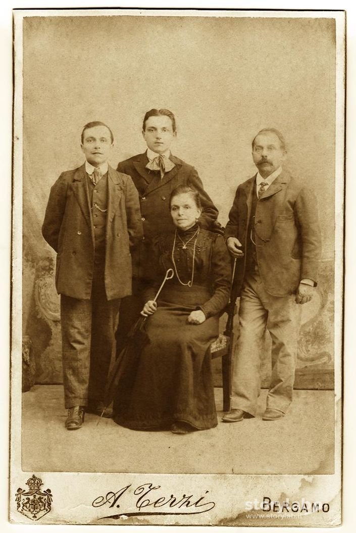 Famiglia Manzoni, Urgnano (Bg) 1915