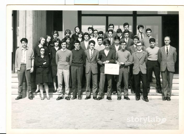 Liceo Lussana -Classe Quarta C   1968