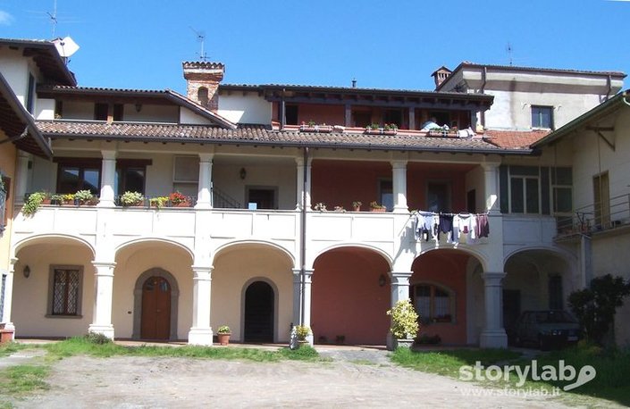 Stall Della "Colombera" A Mozzo