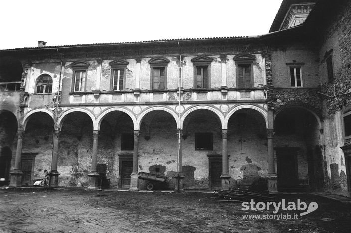 Cortile del Monastero di Astino