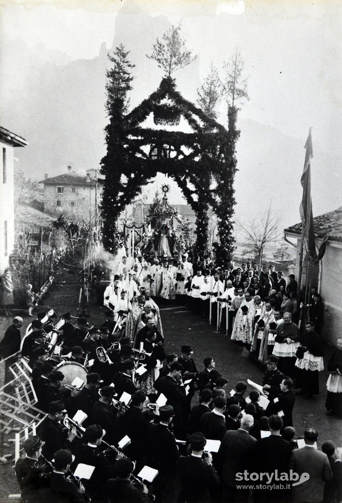 San Pellegrino Terme, Processione