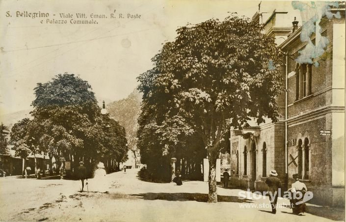 Palazzo Comunale E Poste