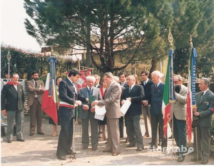 Riconoscimento al monumento dei caduti