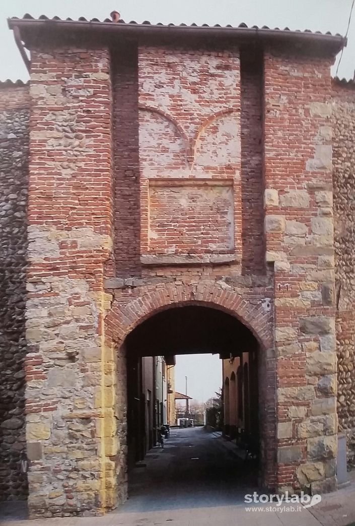 Ingresso Al Castello Di Treviolo Prima Della Ristrutturazione 