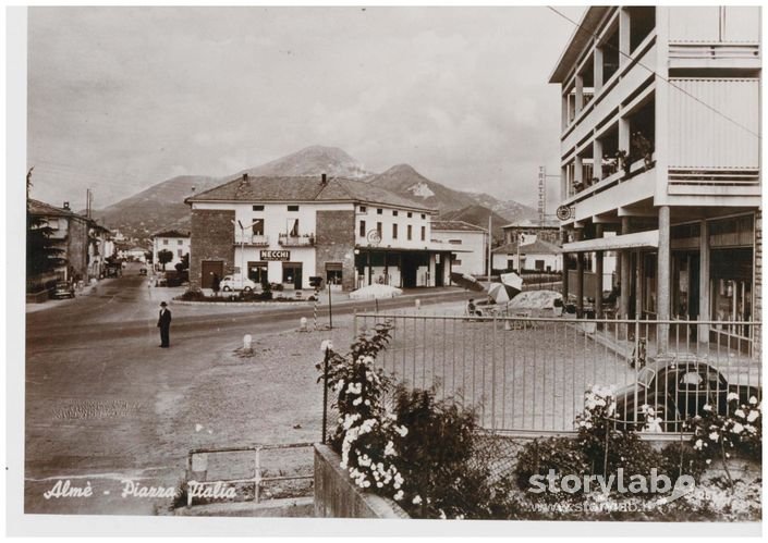 Piazza Italia, Almè