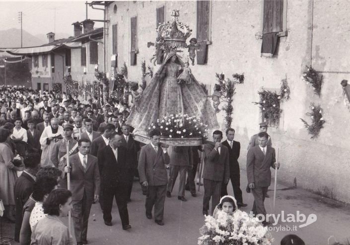 Processione per la festa patronale della Natività di Maria