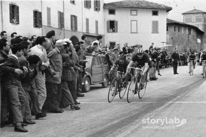 Gara ciclistica per dilettanti