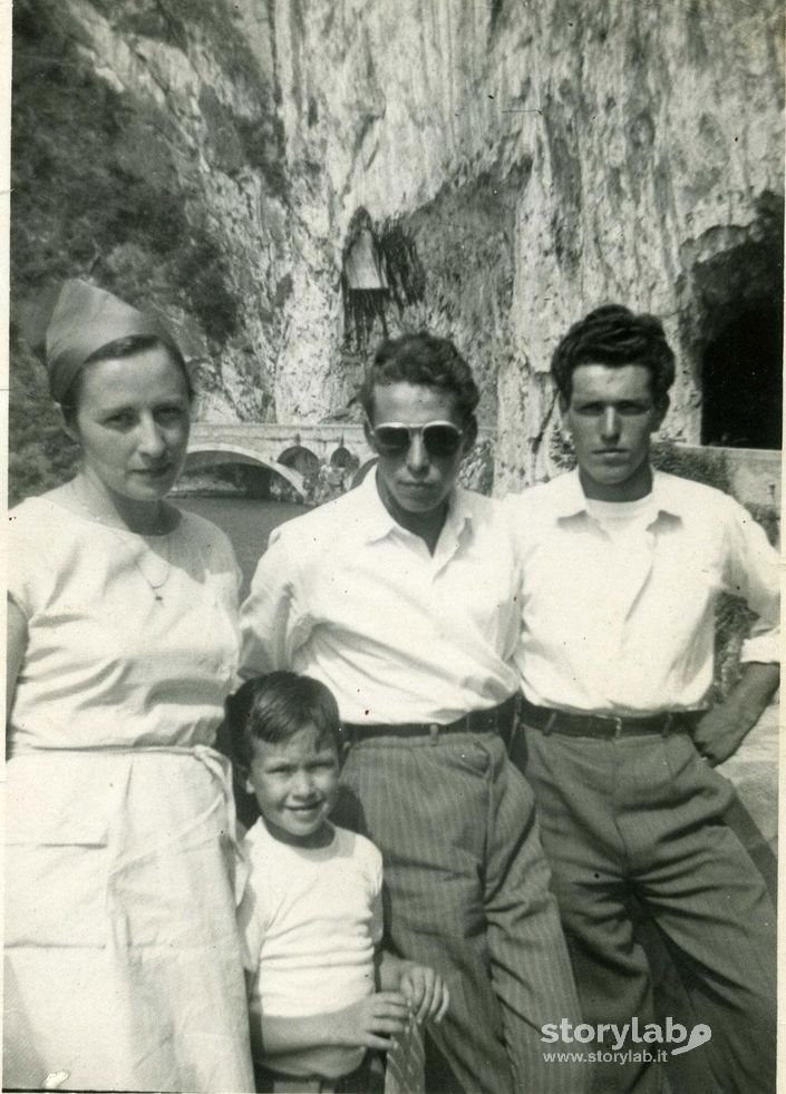 Foto Ricordi In Via Mala Famiglia.Guerini