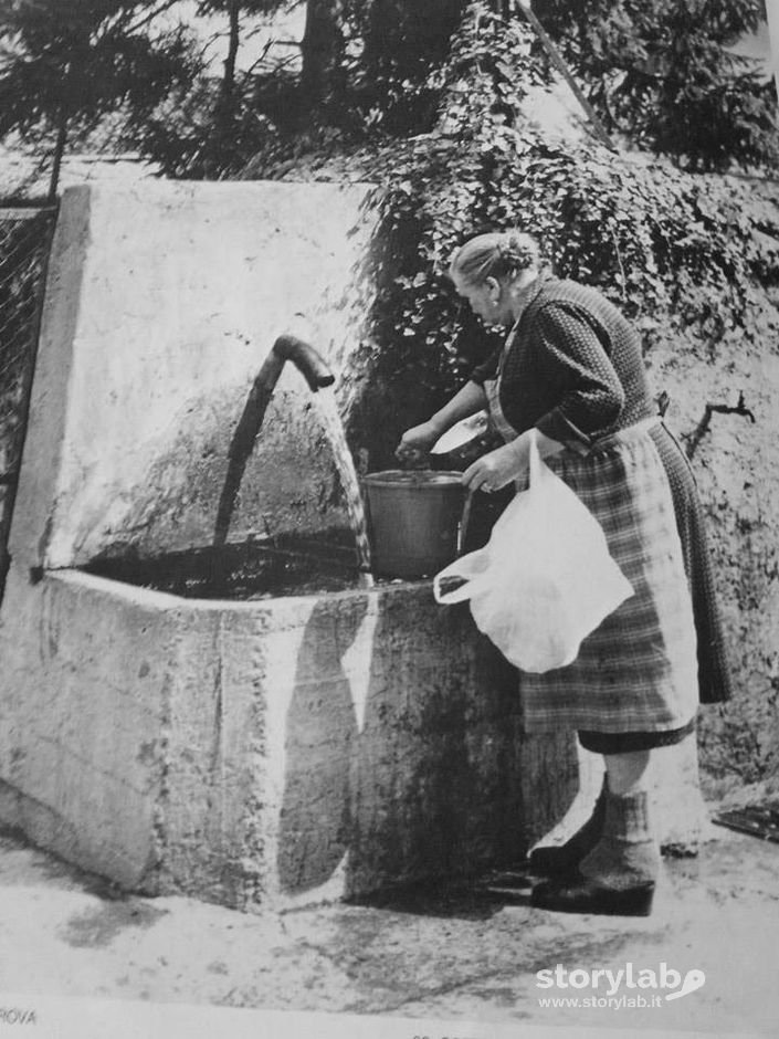 Fontana A Rova Di Gazzaniga 1948