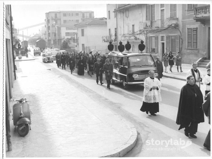  1968 Funerale Di Prima Classe