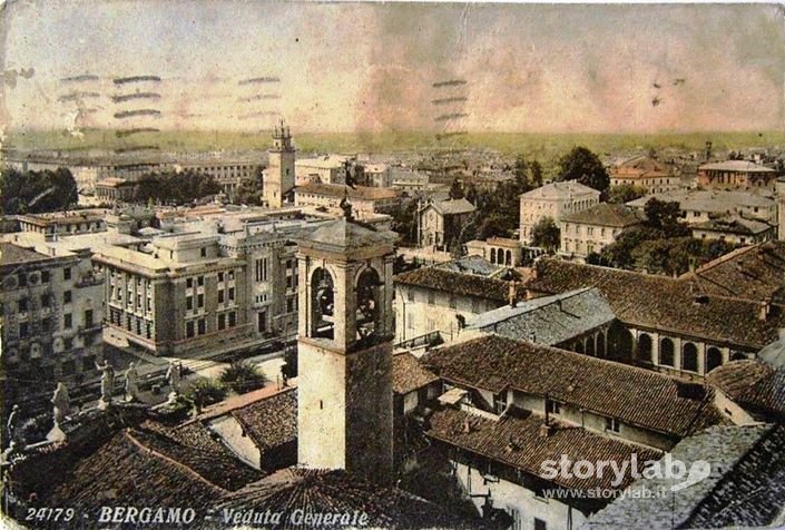 Panorama del centro e del vecchio ospedale dalla torre delle Poste