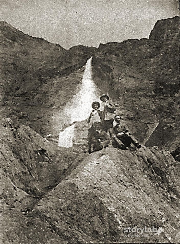 Primi Del 1900-Gitanti Alle Cascate Del Serio