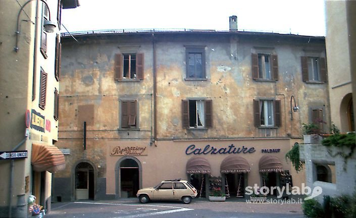 1972-Clusone-Veduta Della Corte S.Anna Da Largo Locatelli
