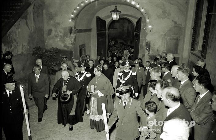 Il Patriarca Di Venezia Arrivato Al Ricevimento Presso Il Palazzo Del Comune