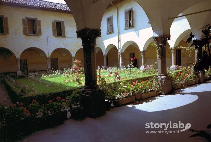 1974-Clusone-Il Chiostro Del Collegio A. Maj