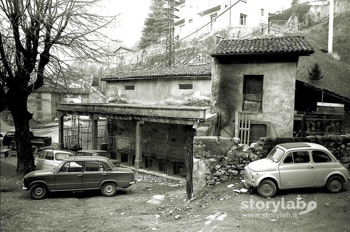 1974-Clusone-Piazza Della Rocca-Il Vecchio Lavatoio
