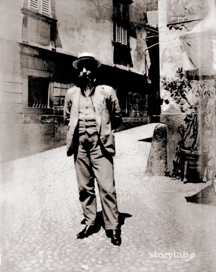 il sig.Albrici sul angolo BARADELLO-anni-1900
