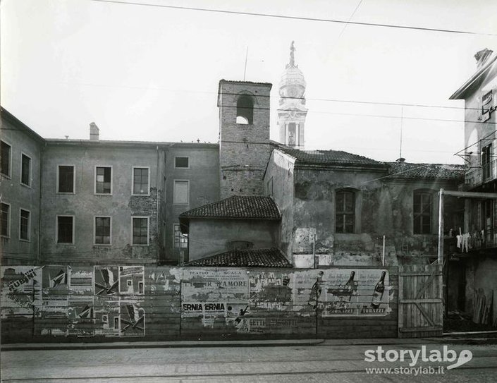 Pubblicità In Via Garibaldi